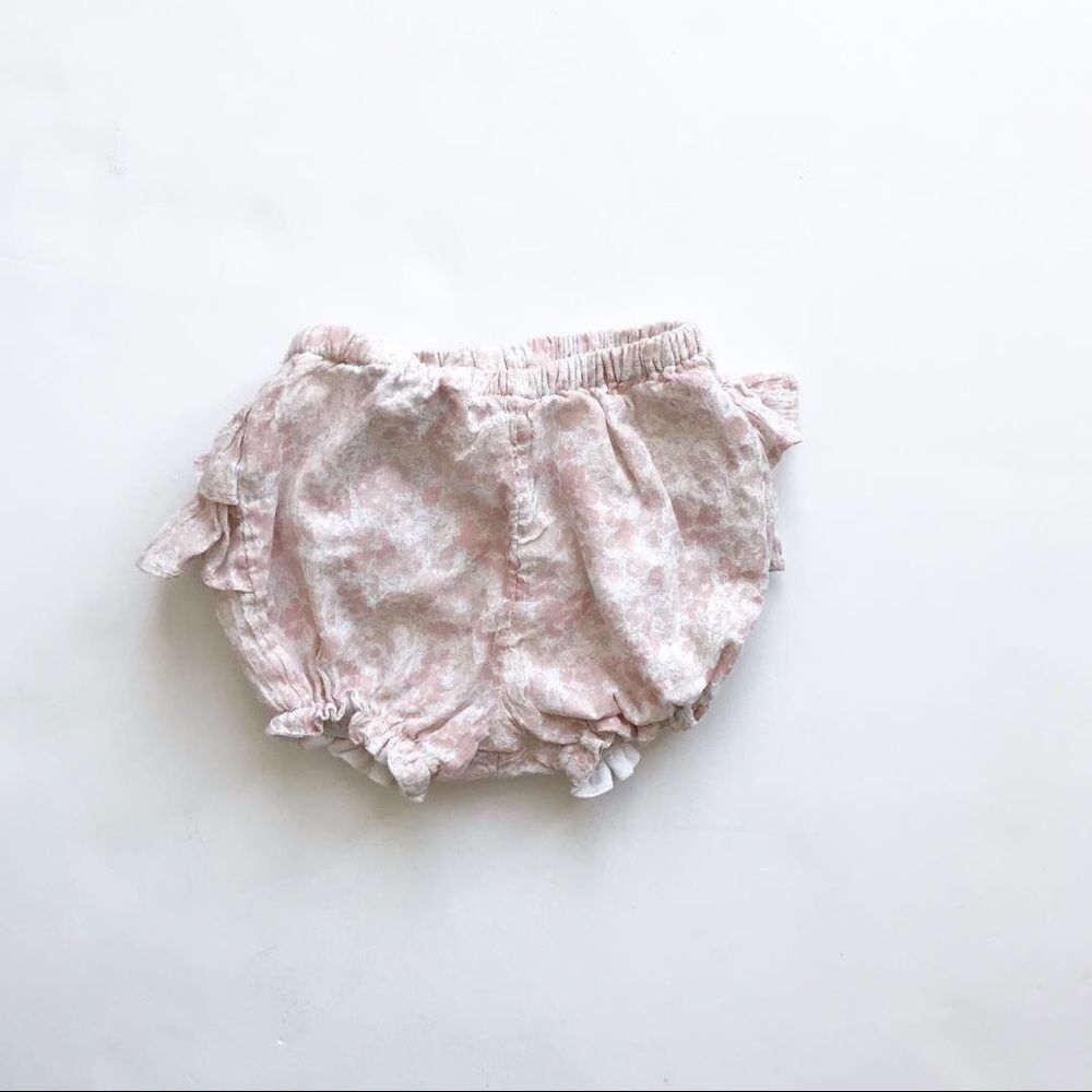 Pink floral print ruffle bloomers EUC 0-3 months